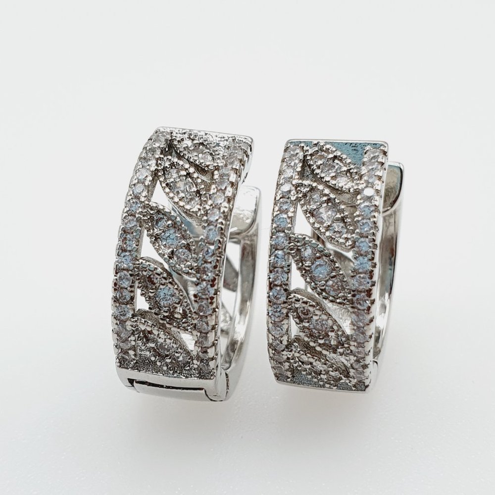 "High Quality Luxury 925 Silver Plated White Hoop Earrings, FB16FA1144 - Picture 9 of 10